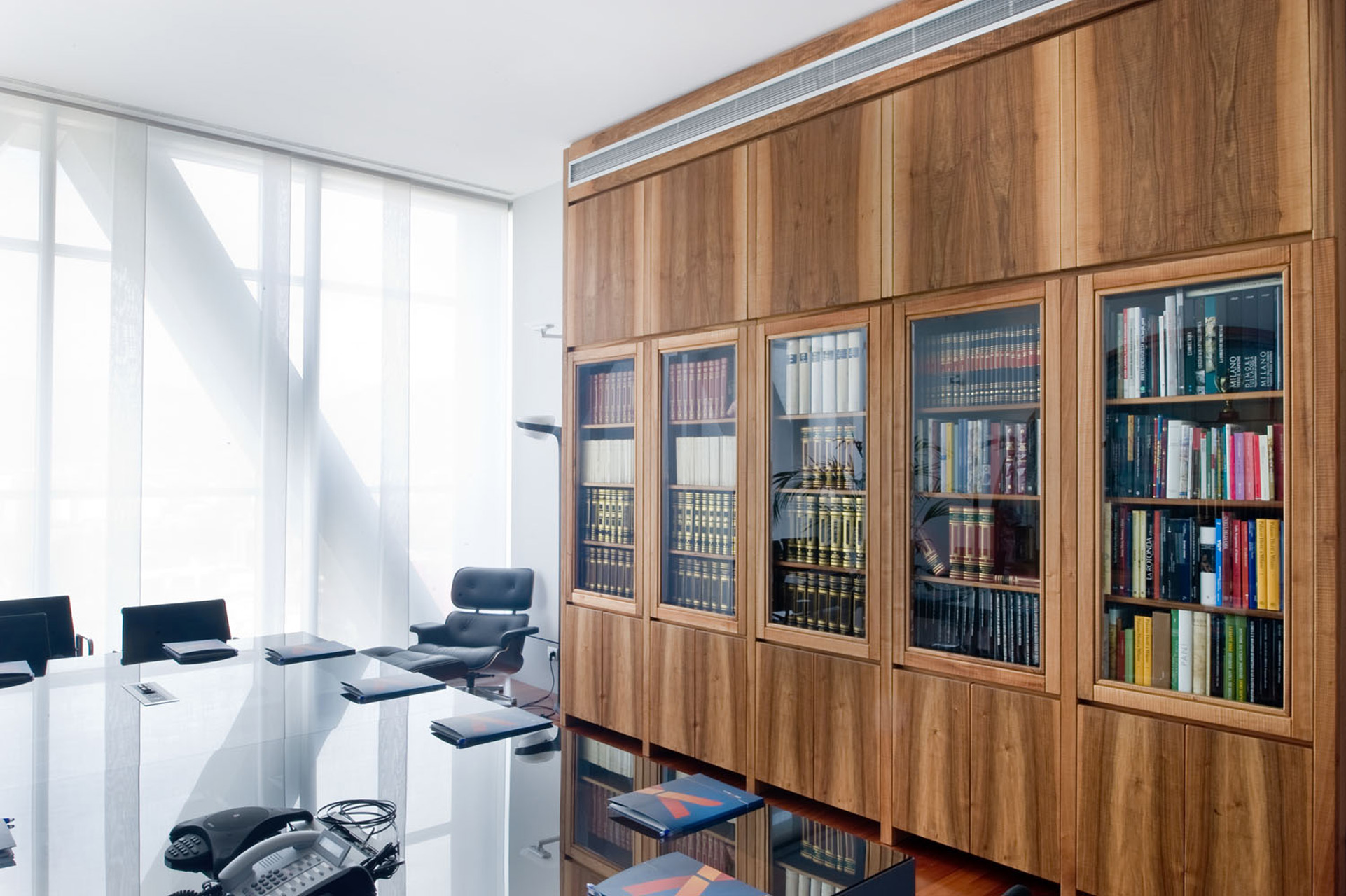 Bespoke cupboard in Italian walnut